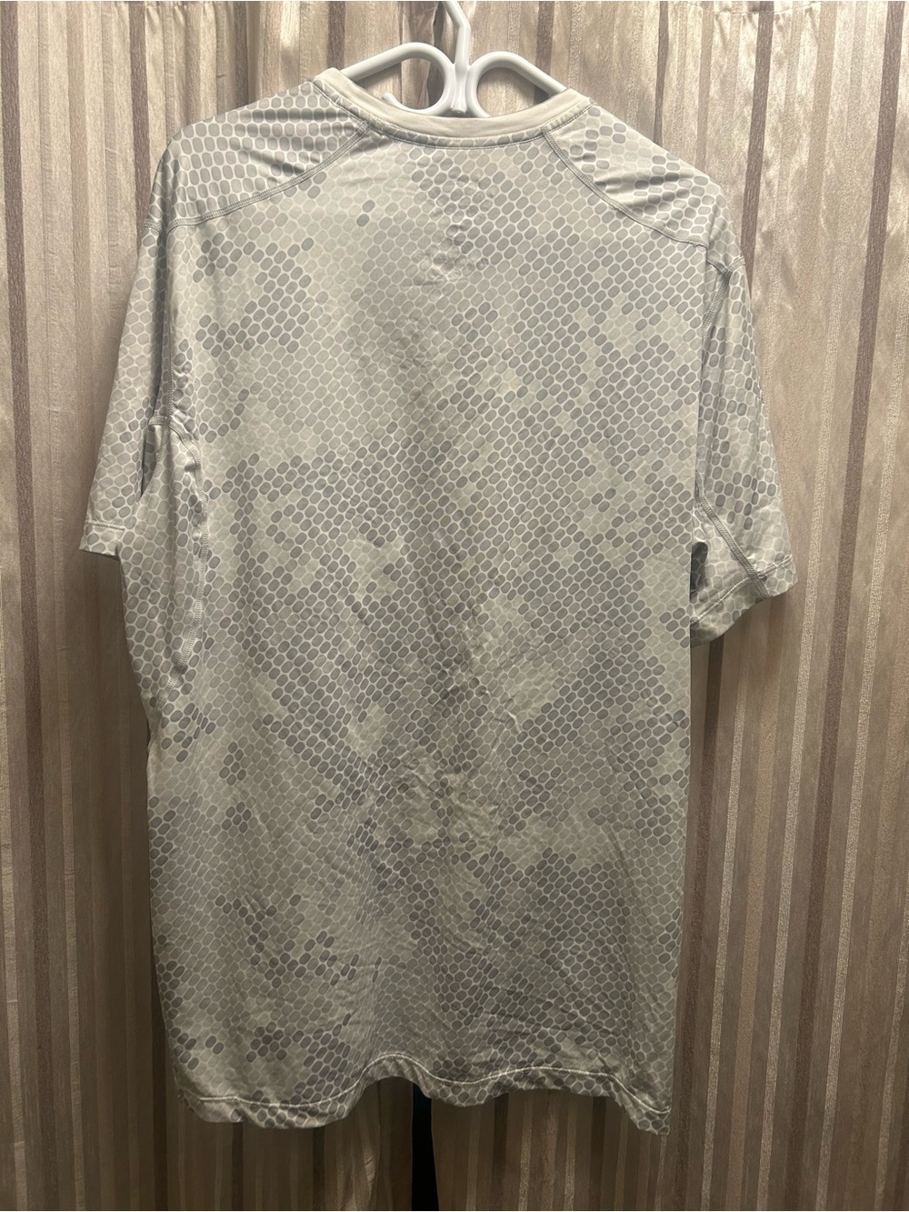 Nike Men’s White and Gray Short Sleeve Compression Performance Tee, Size XL - Picture 5 of 8